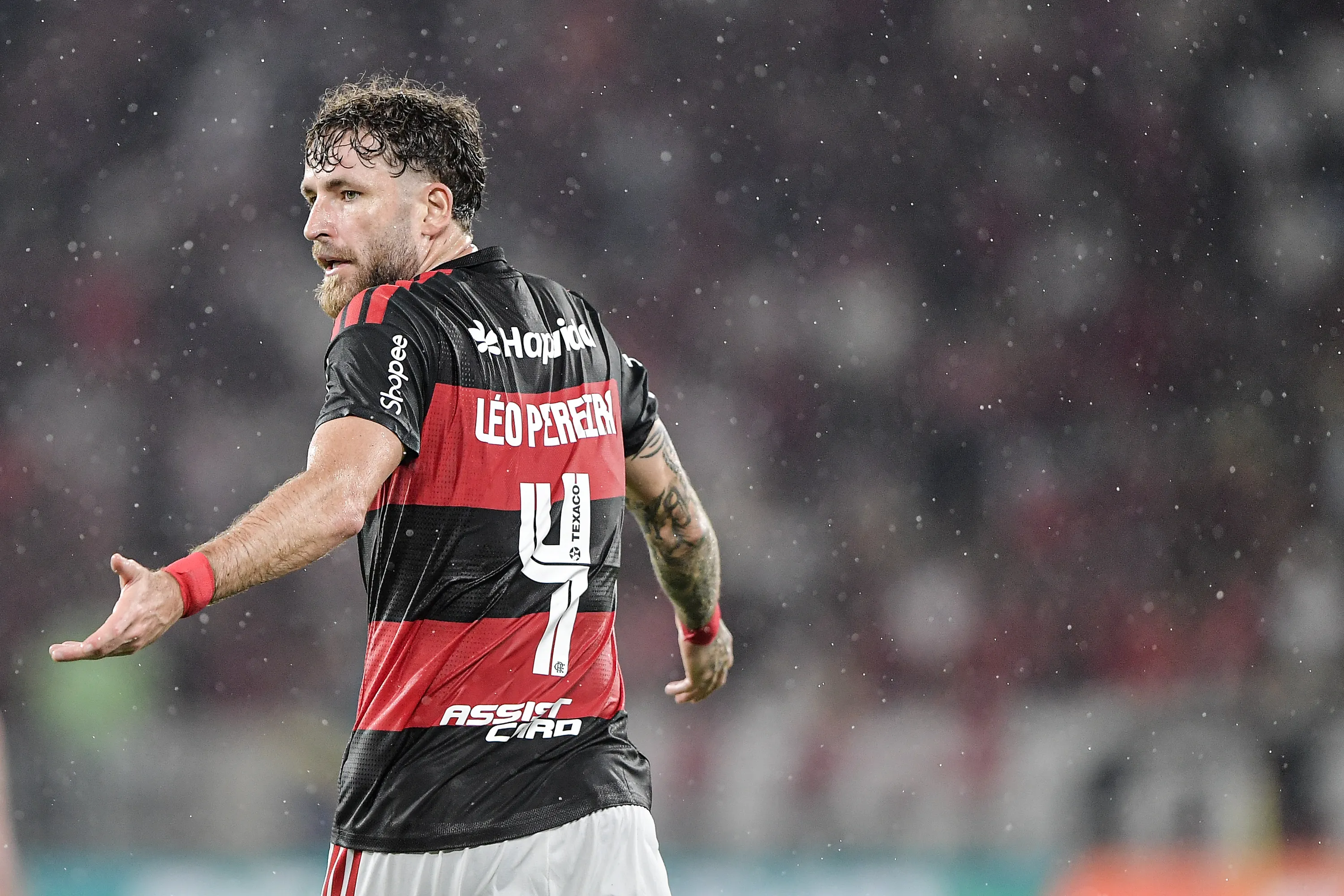 Leo Pereira jogador do Flamengo durante partida contra o Remo no estadio Maracana pelo campeonato Brasileiro A 2026. Foto: Thiago Ribeiro/AGIF