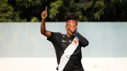 Larissa celebra gol contra o Pérolas Negras - Foto: Dikran Sahagian/Vasco