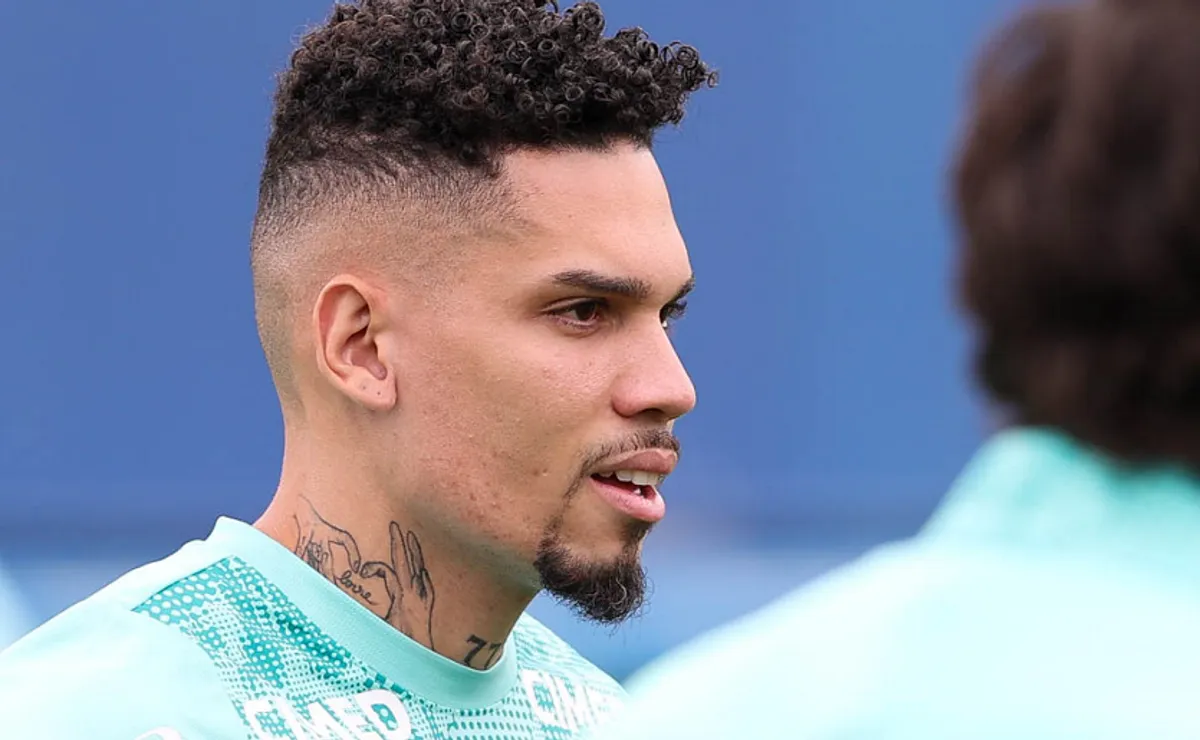 Palmeiras admite risco na contratação de Paulinho, diz Anderson Barros: “Responsabilidade passa a ser nossa”