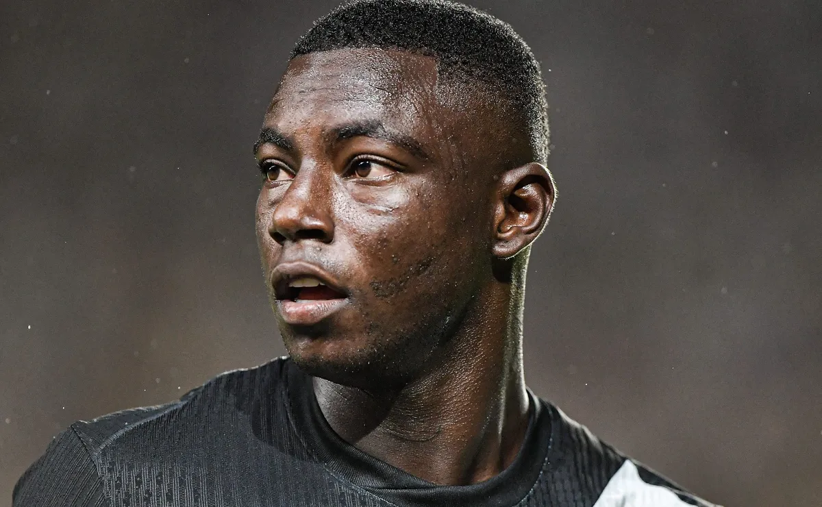 Hinestroza tenta convencer Renato Gaúcho após Data Fifa e repetir sucesso de Andrés Gómez no Vasco