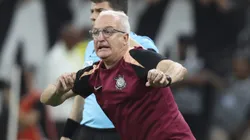 Dorival durante o último jogo diante do Flamengo