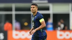 Casemiro durante amistoso contra a França