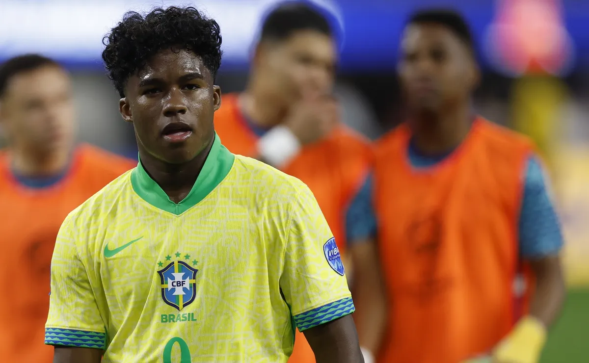 Torcedores pedem Endrick e reprovam escalação de Ancelotti para a seleção brasileira contra a Croácia