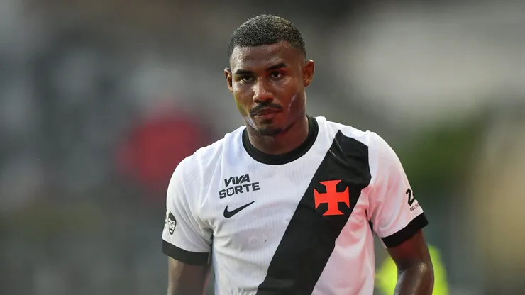 Cuiabano jogador do Vasco durante partida contra o Gremio no estadio Sao Januario pelo campeonato Brasileiro A 2026. Foto: Thiago Ribeiro/AGIF