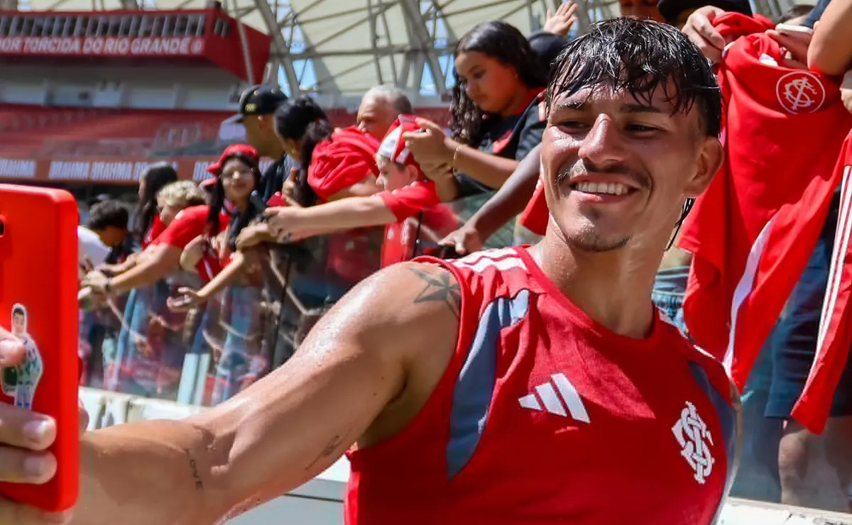 Bernabei se destaca em treino aberto do Internacional no Beira-Rio visando o jogo com o São Paulo