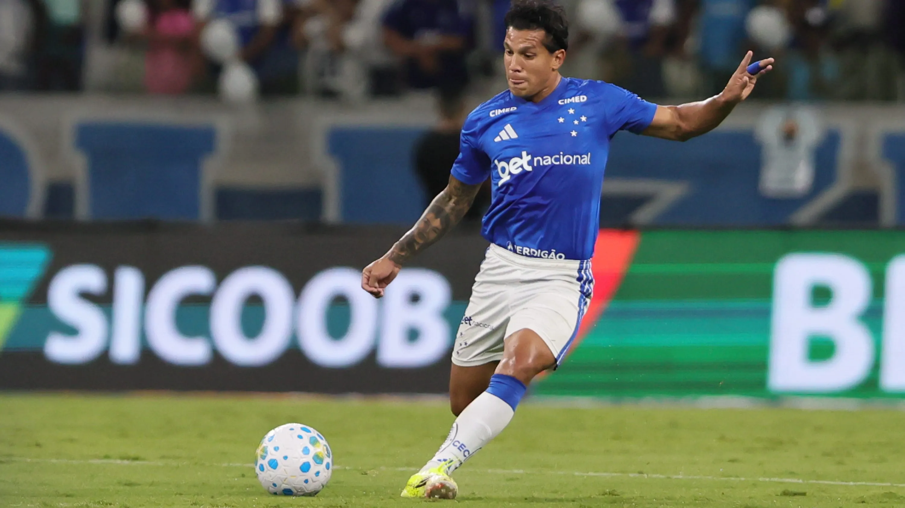Lucas Romero jogador do Cruzeiro durante partida contra o Corinthians no estadio Mineirao pelo campeonato Brasileiro A 2026. Foto: Gilson Lobo/AGIF