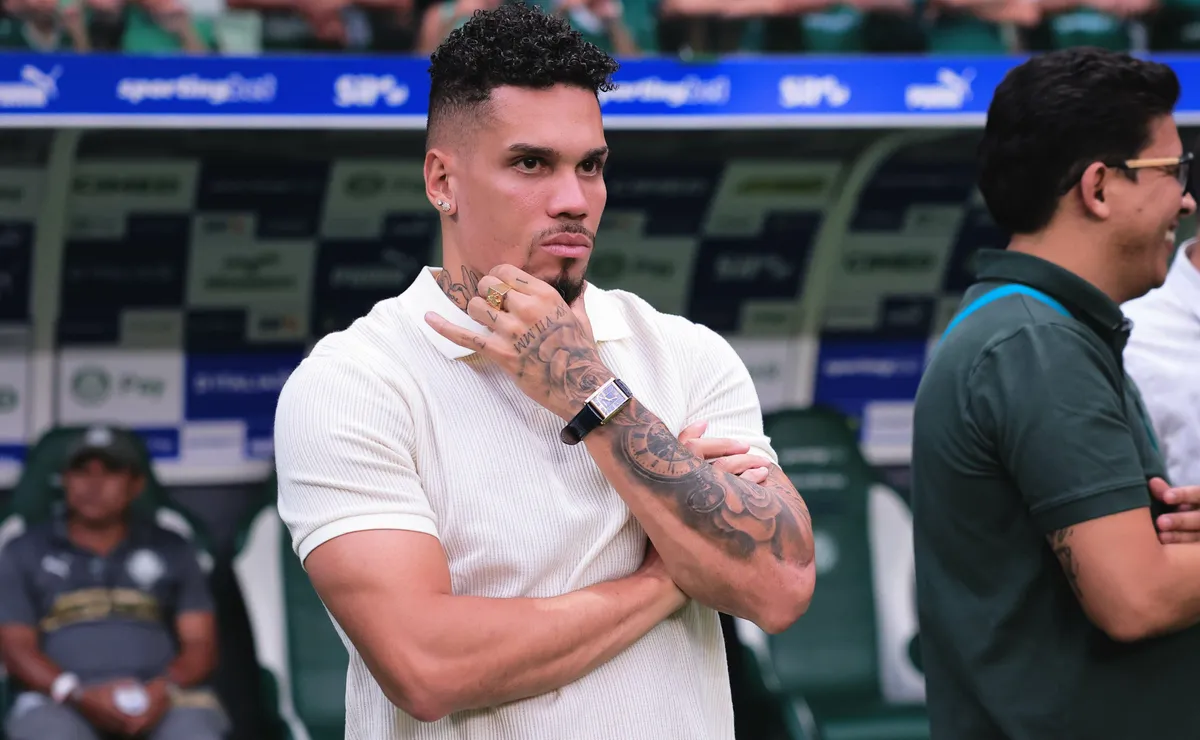 Paulinho não reclama mais de dores no Palmeiras e pode participar de jogos da Libertadores em abril