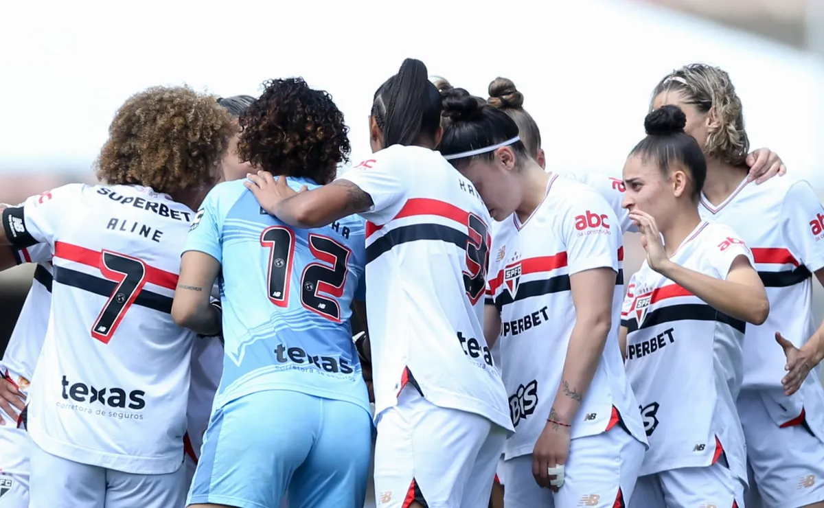 São Paulo vence Palmeiras, encerra invencibilidade e sobe na tabela do Brasileirão Feminino