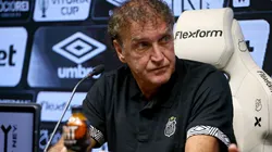 Cuca em entrevista no Santos.