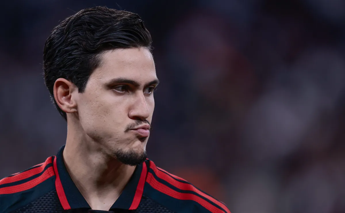 Rival do Flamengo na Copa Libertadores fica sem técnico às vésperas da estreia