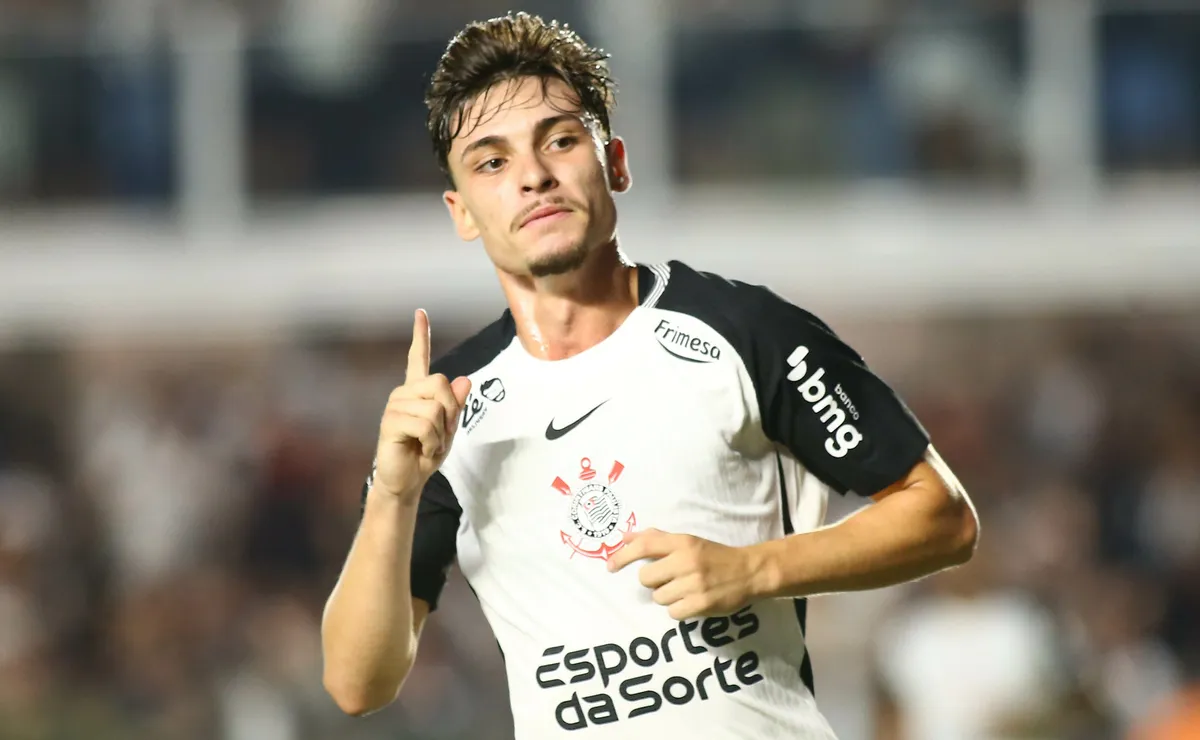 Renato Abreu elogia Breno Bidon e defende oportunidade ao meia na Seleção Brasileira