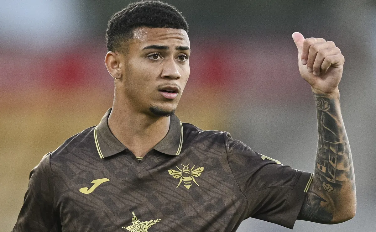 Grêmio não consultou Gustavo Nunes e atacante deve seguir na Premier League, diz jornalista