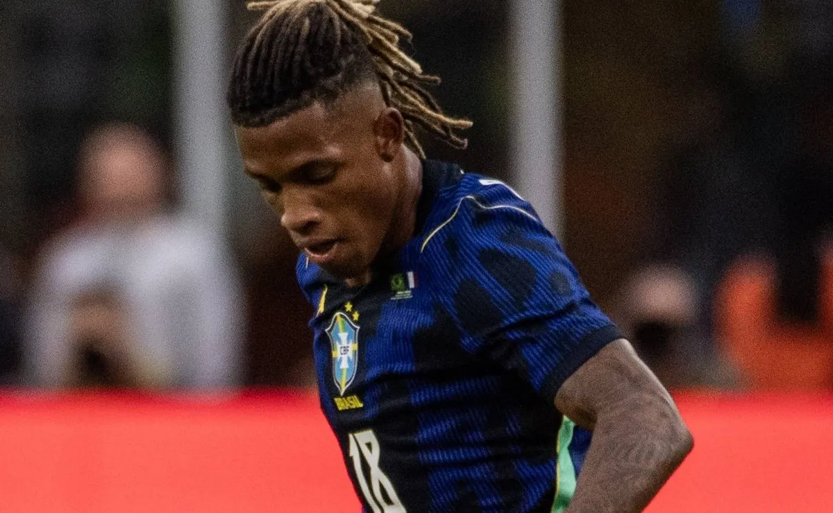 Danilo não descarta jogar avançado na Seleção Brasileira com Ancelotti: “Me sinto à vontade”