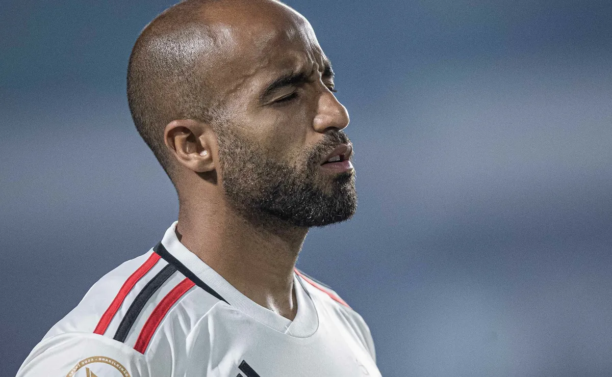 Lucas Moura quer deixar o São Paulo e já fechou pré-contrato com LA Galaxy, afirma site