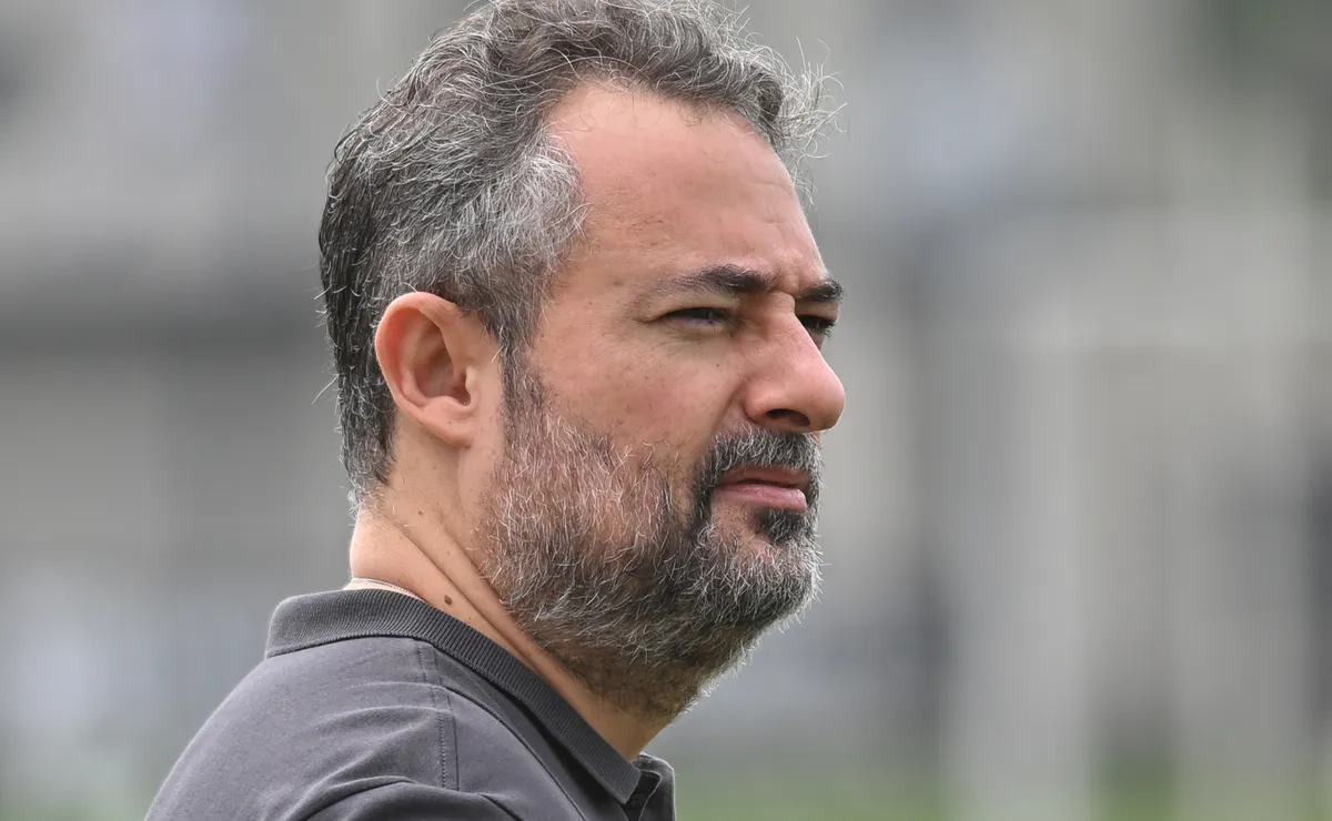 Santos fecha janela de transferências com 13 saídas e reforça reformulação no elenco