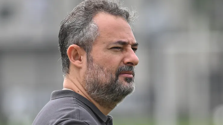 Alexandre Mattos promoveu a reformulação no Santos - Foto: Jota Erre/AGIF