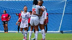 Jogadoras do 3B comemoram a vitória. Foto: Mateus Moreira/FAF