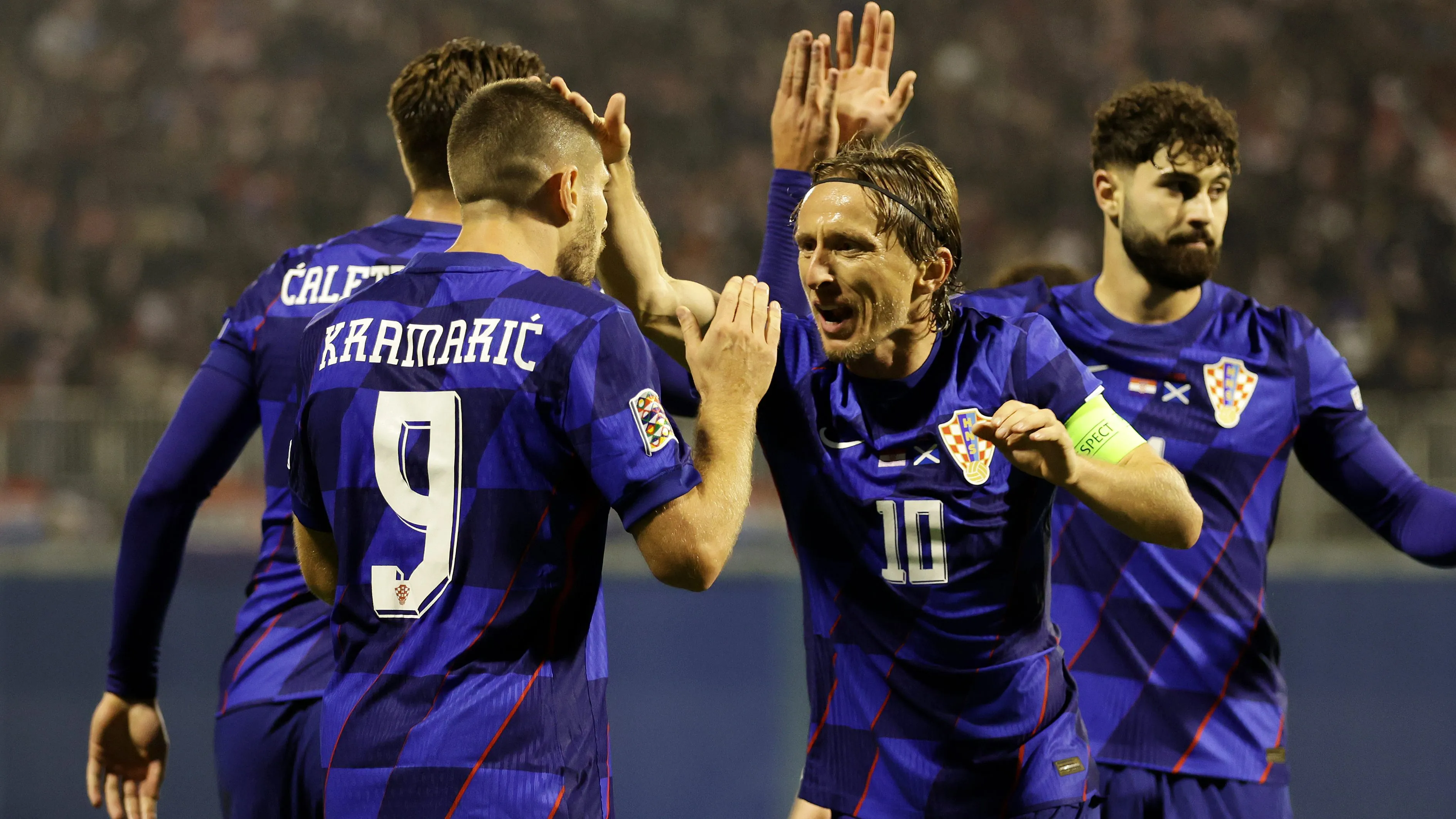 Kramaric e Modric em partida da Croácia. (Photo by Srdjan Stevanovic/Getty Images)