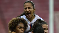 Mulheres de Aço comemorando. Foto: Marlon Costa/AGIF