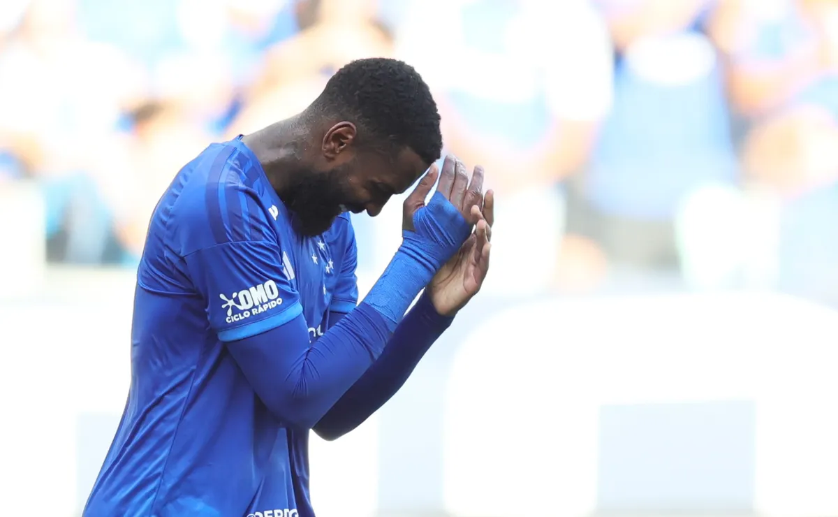 Brasileirão: das sete equipes que chegaram à oitava rodada sem nenhuma vitória, cinco foram rebaixadas