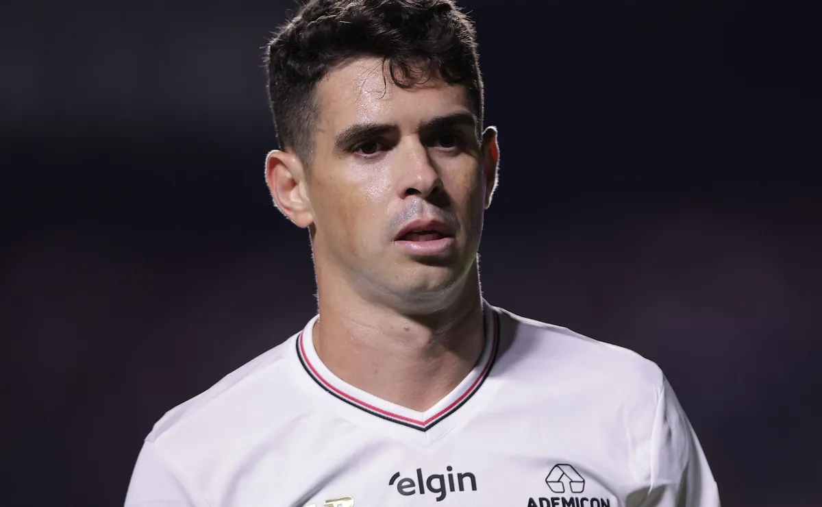 Oscar opina sobre Neymar e faz alerta para Ancelotti: “Levar os que estão jogando melhor”