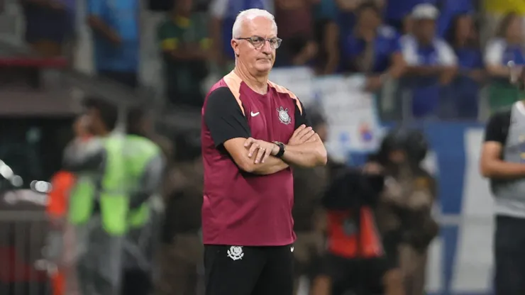 Mesmo com dois títulos, Dorival atravessa momento ruim no Corinthians