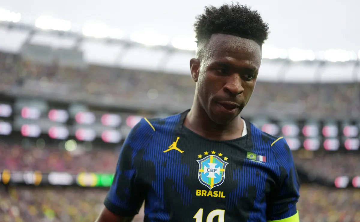 Brasil tem problemas para corrigir após derrota para a França e acende alerta antes da Copa