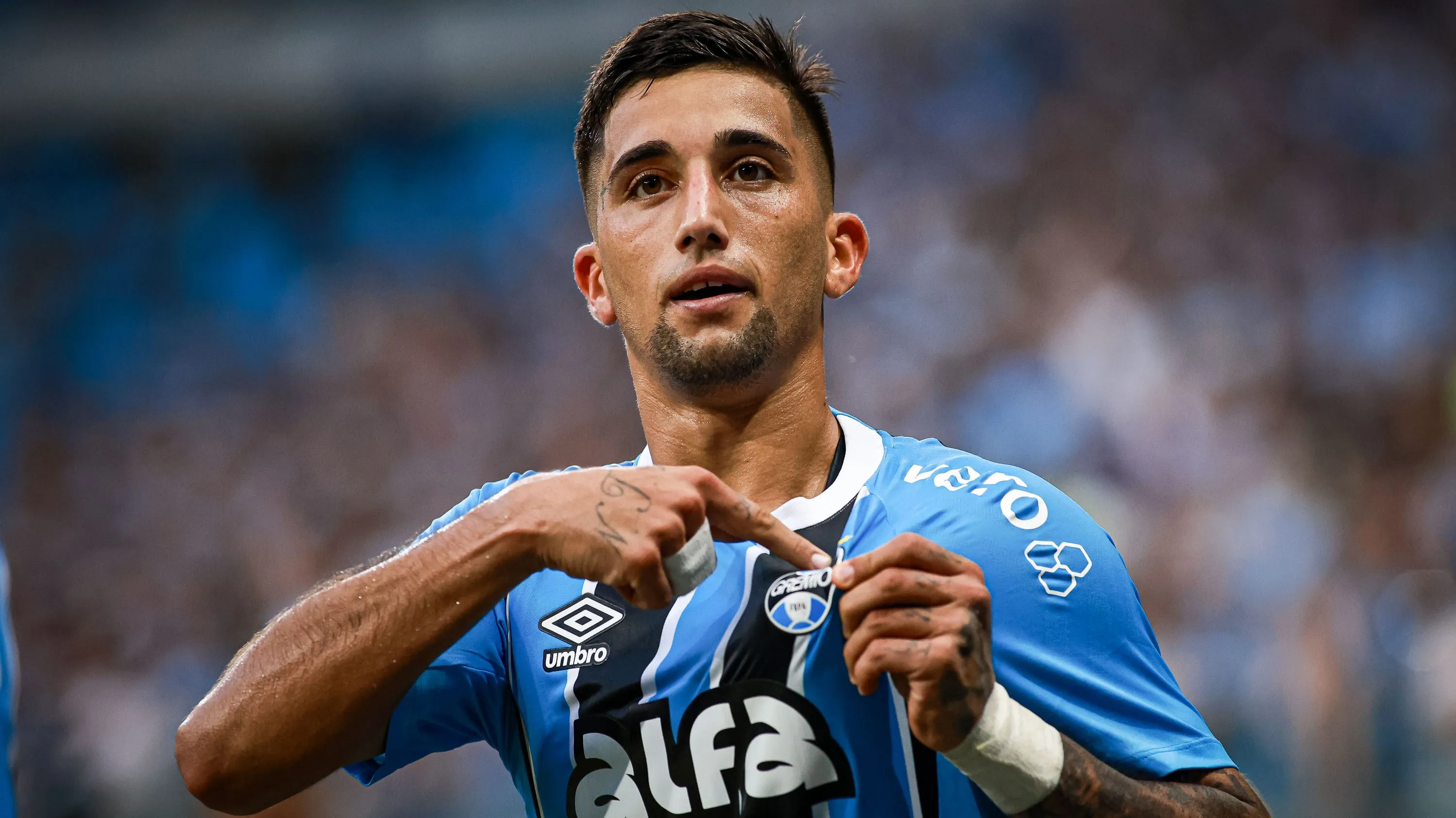 Cristian Olivera quando atuava pelo Grêmio em 2025. Foto: Maxi Franzoi/AGIF