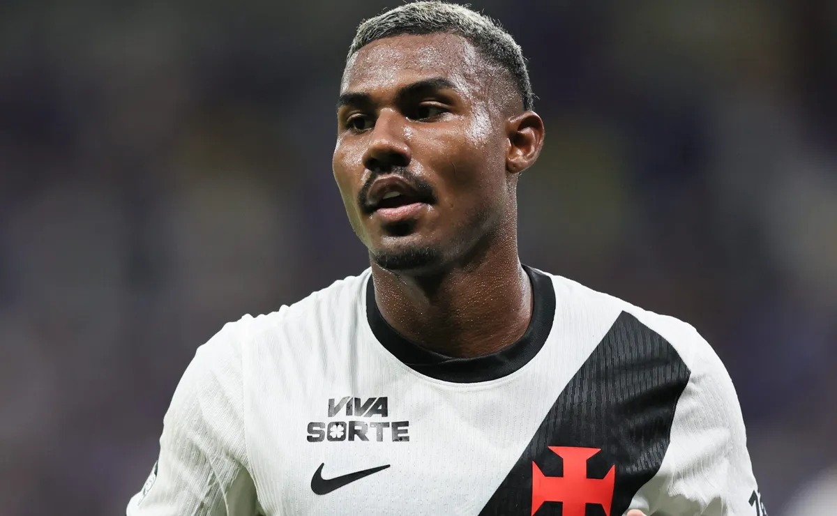 Abel Ferreira aprova e Palmeiras estuda oferta por Cuiabano para substituir Piquerez, afirma jornalista