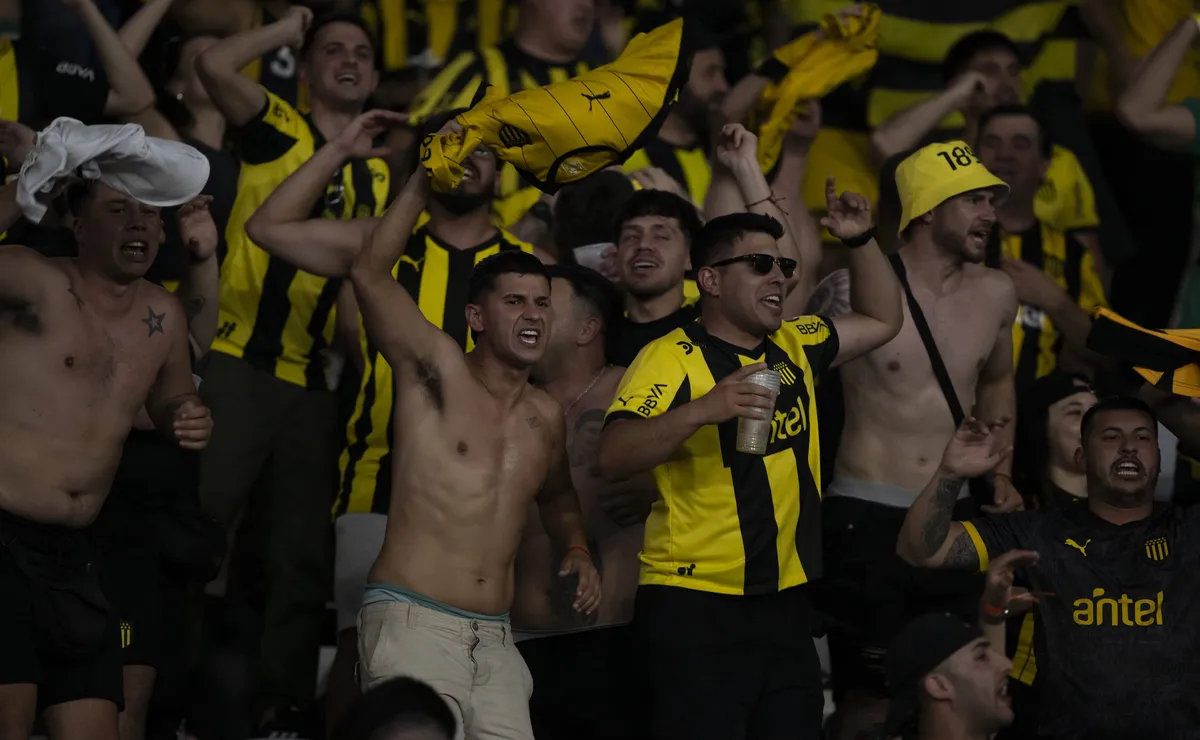 Presidente do Peñarol, Ignácio Ruglio, pede para torcedores do clube não viajarem ao Brasil na Libertadores