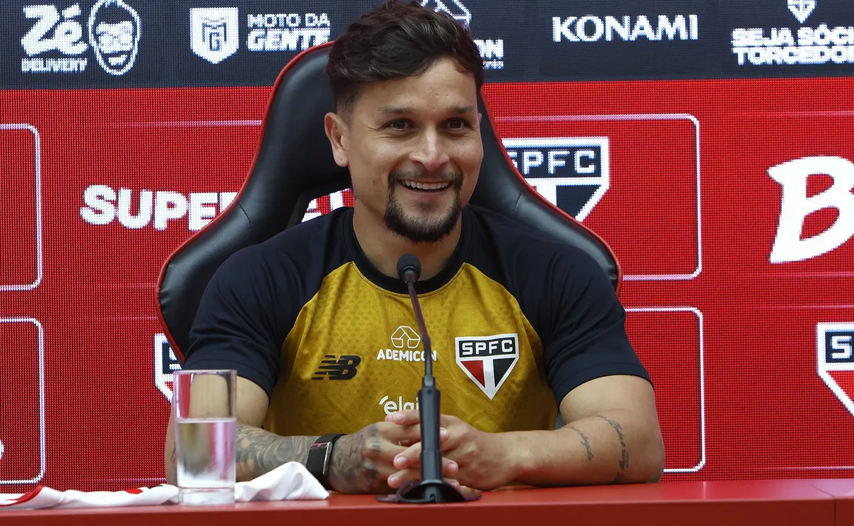 Artur aparece no BID e já pode estrear pelo São Paulo diante do Internacional no Campeonato Brasileiro