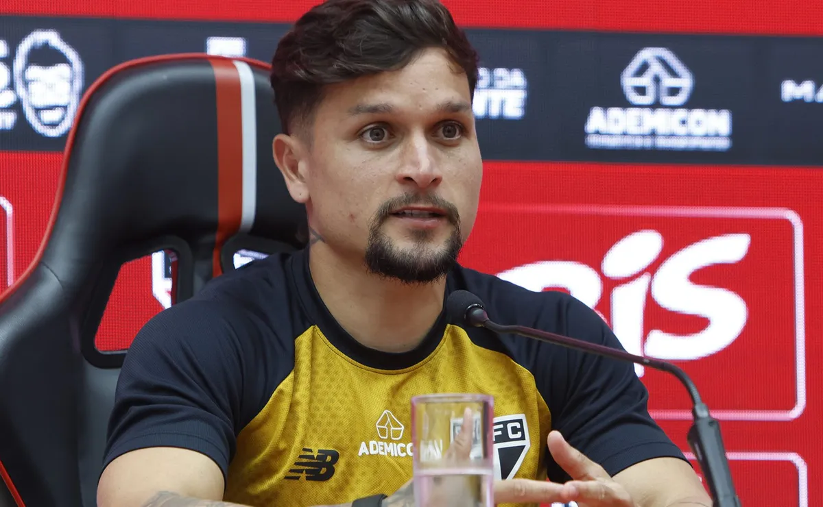 Artur comenta passagem pelo Botafogo em apresentação no São Paulo: “Uma experiência muito boa”