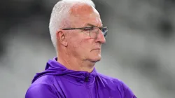 Dorival Júnior vive pressão no Corinthians.