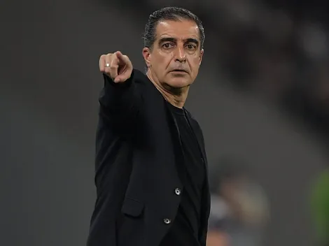 Ex-Botafogo, Renato Paiva faz estágio com Fàbregas na Itália