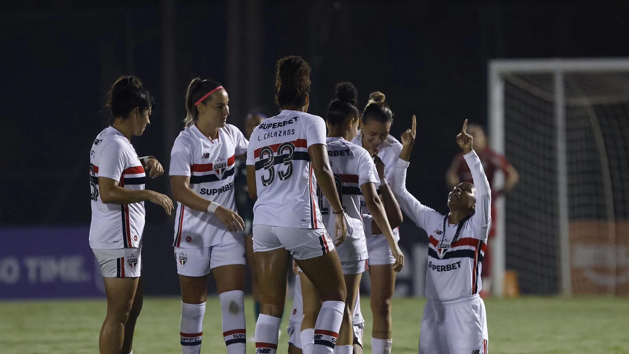 Jogadoras do São Paulo em campo