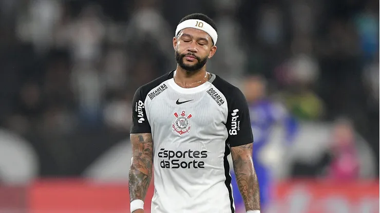 Depay sofreu uma lesão contra o Flamengo