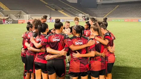Time feminino do Flamengo em campo pelo Brasileirão Feminino