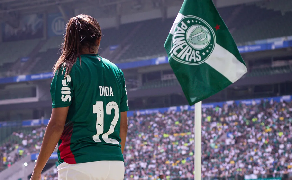 Palmeiras empata com Flamengo em casa e segue na liderança do Brasileirão Feminino