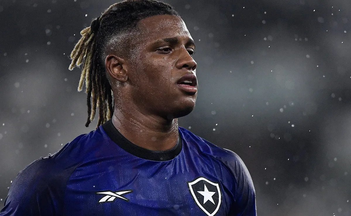 Titular contra a Croácia, Danilo admite que momento ruim do Botafogo preocupa para a Copa do Mundo