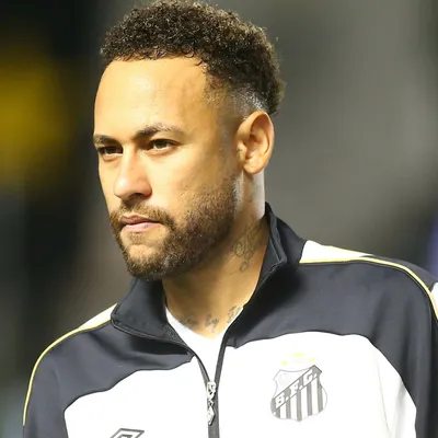 Neymar admite erros e desabafa sobre pressão imposta pela torcida