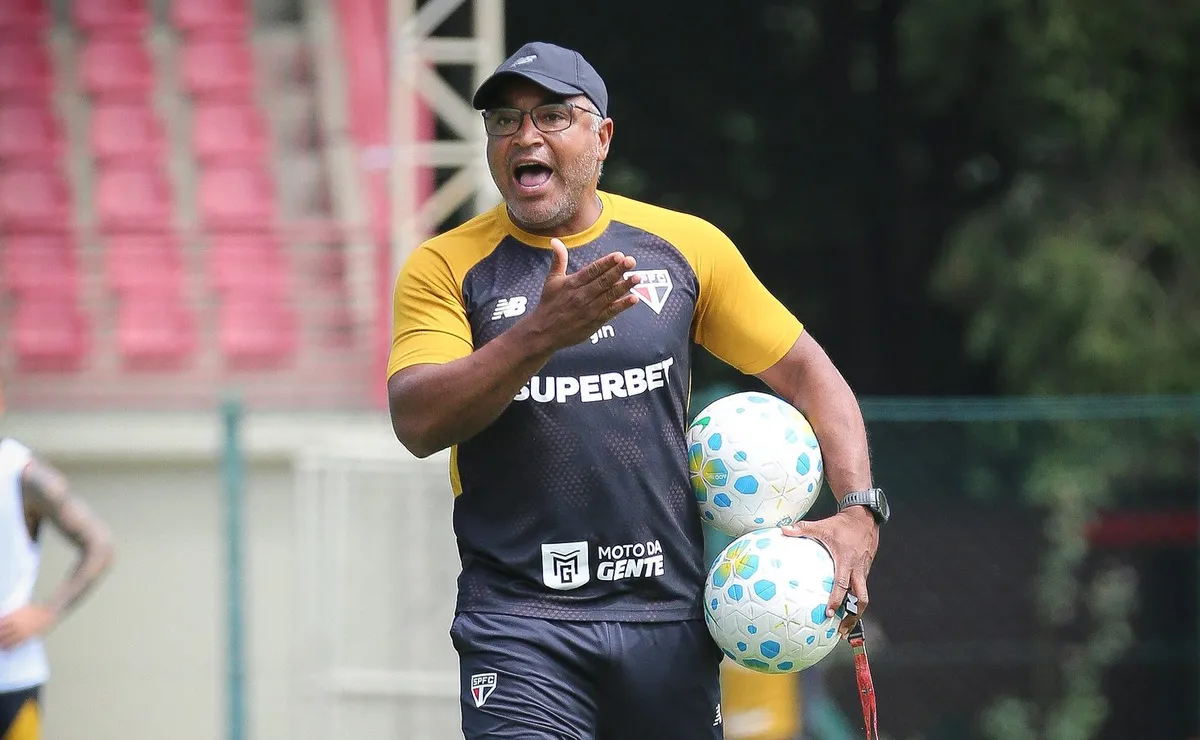 Roger Machado define São Paulo com desfalques para estreia na Sul-Americana