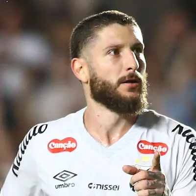 Zé Rafael terá que se provar até o meio do ano para permanecer no Santos