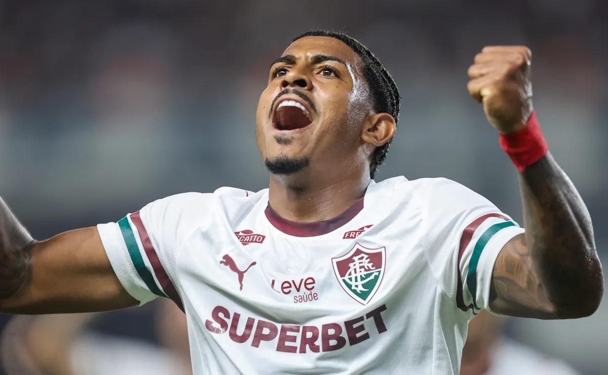 John Kennedy lidera ranking de finalizações certas no Brasileirão e se destaca no Fluminense