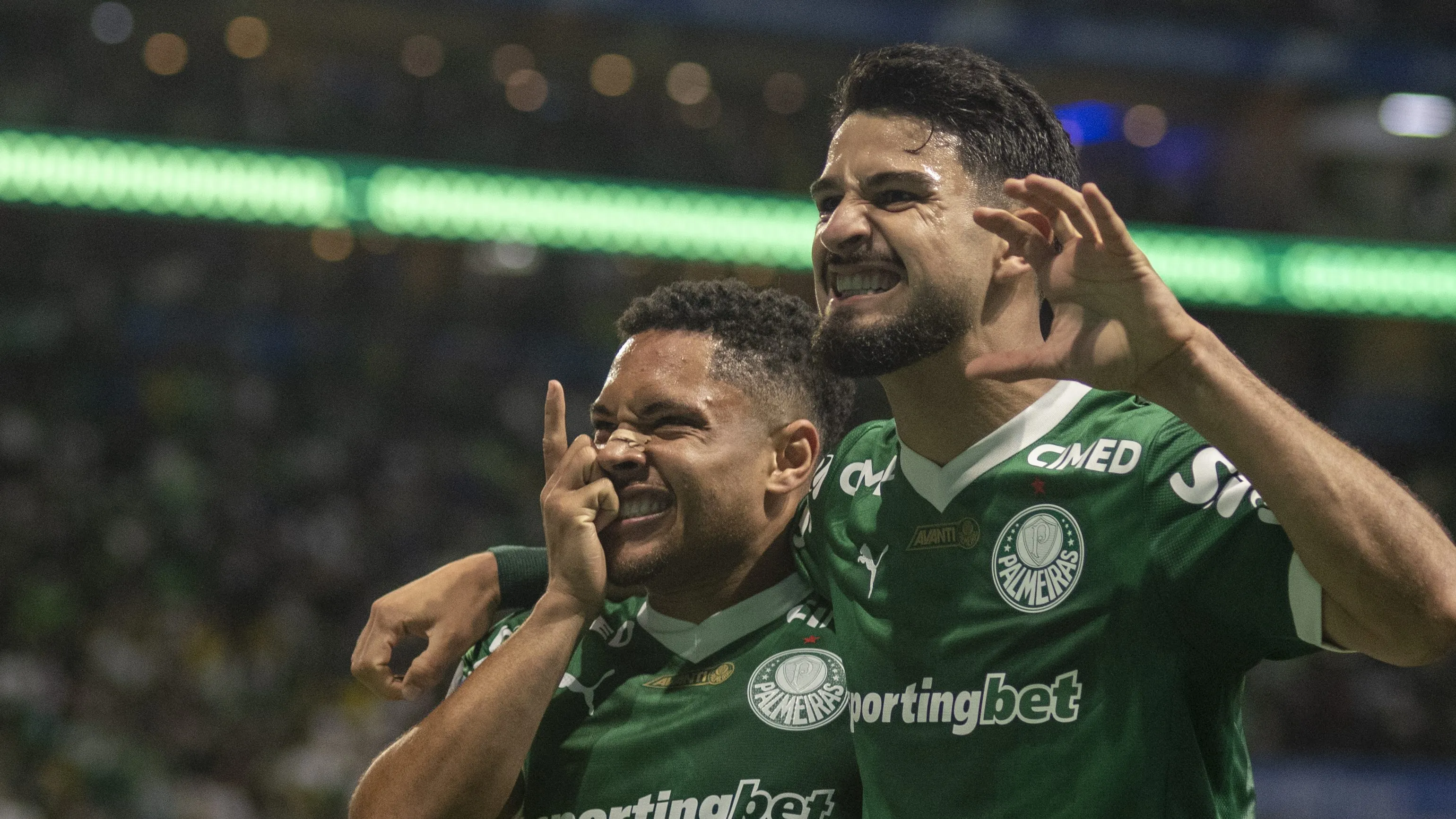 Vitor Roque e Flaco . Foto: Anderson Romao/AGIF