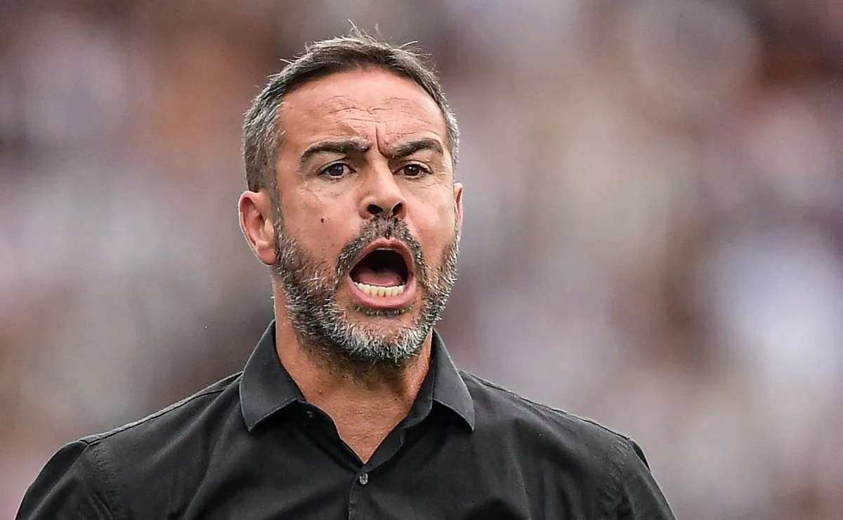 Artur Jorge não dá moleza e cobra mais intensidade do meio de campo do Cruzeiro