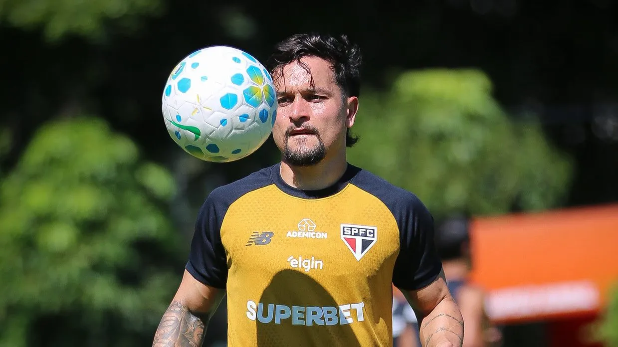 Artur já está regularizado no BID da CBF e pode estrear pelo São Paulo contra o Inter – Foto: Erico Leonan / São Paulo FC