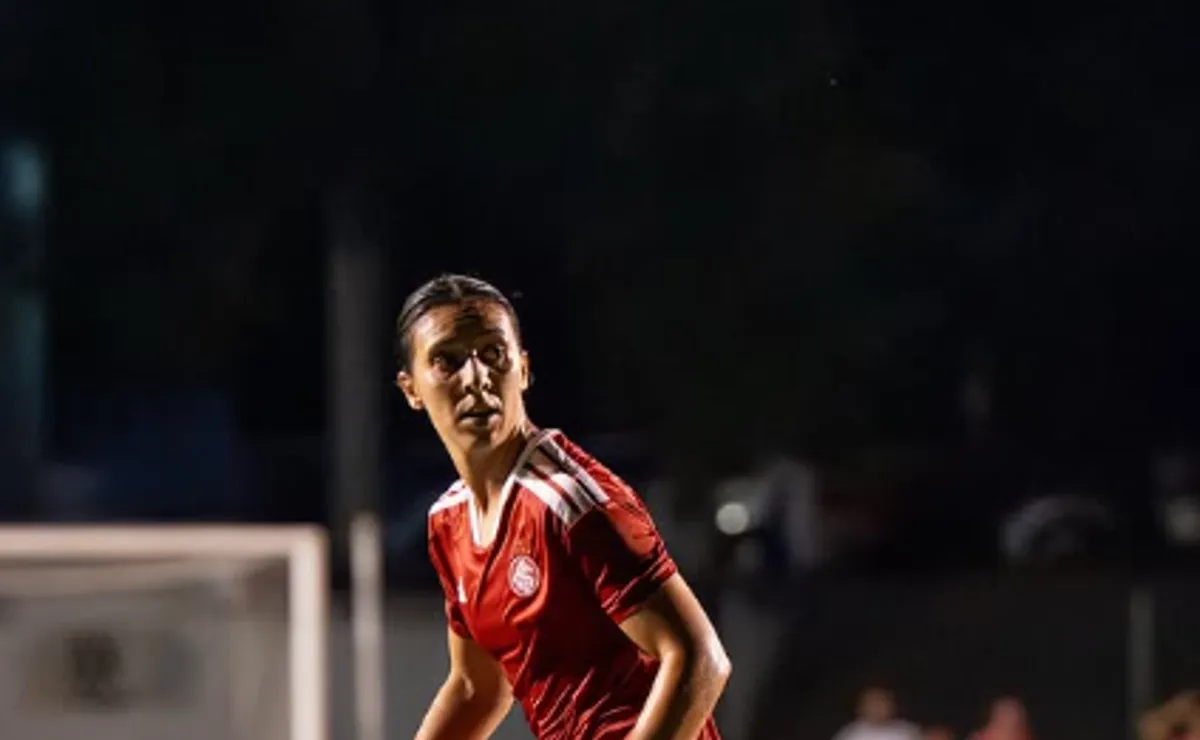 Internacional informa que Julia Bianchi tem lesão no menisco e passará por cirurgia na próxima semana