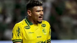 Atacante teve altos e baixos - Foto: Marco Miatelo/AGIF.