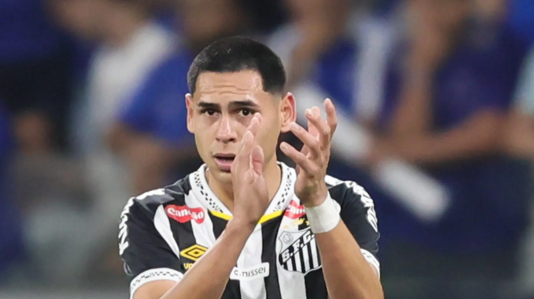 Foto: Gilson Lobo/AGIF – Caballero em campo durante partida no Mineirão, contra o Cruzeiro.
