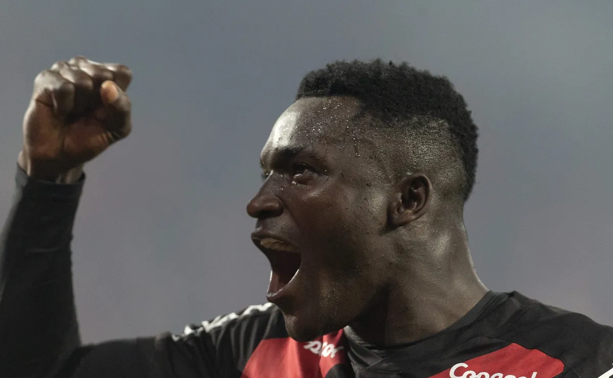 Flamengo mantém Kevin Viveros no radar e pode formalizar oferta em julho, afirma site